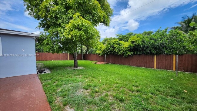 Building Photo - 12535 NE Miami Pl