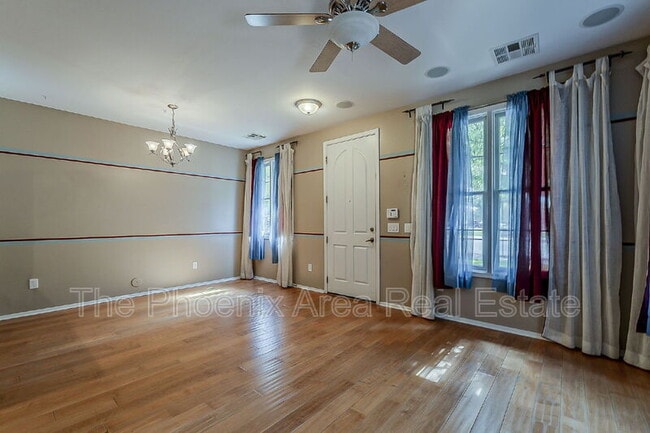 Building Photo - 885 S Osborn Ln