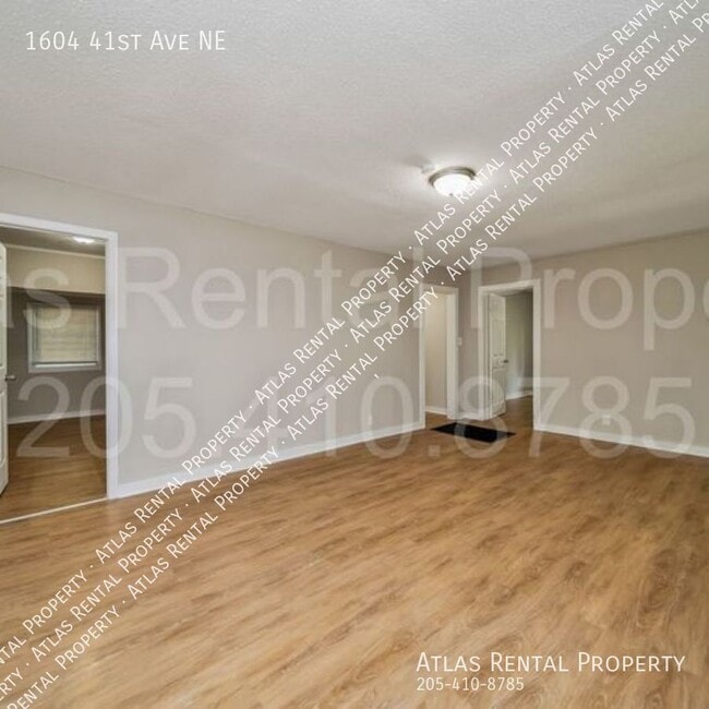 Building Photo - 1604 41st Ave NE