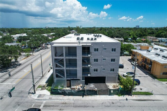 Building Photo - 2311 NW 22nd Ave
