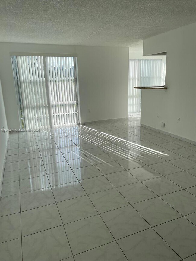 Building Photo - 17560 Atlantic Blvd