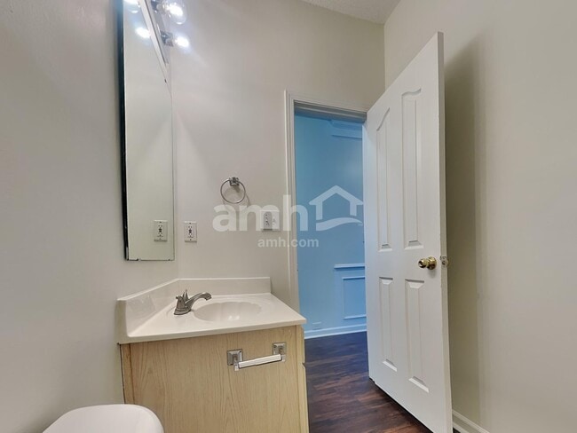 Building Photo - 6043 Shining Oak Ln