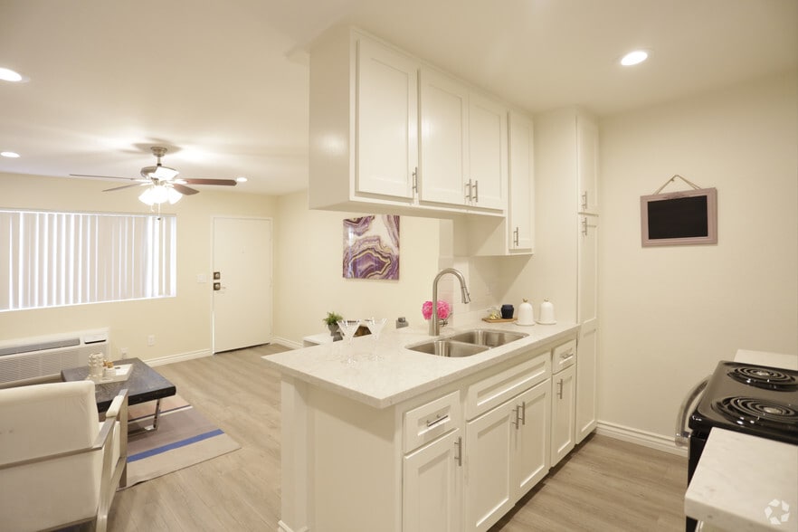 1BR-1BA - 550 SF - Hancock Terrace Apartments