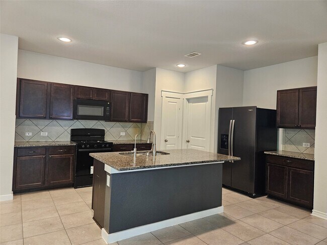 Building Photo - 2833 Bretton Woods Dr