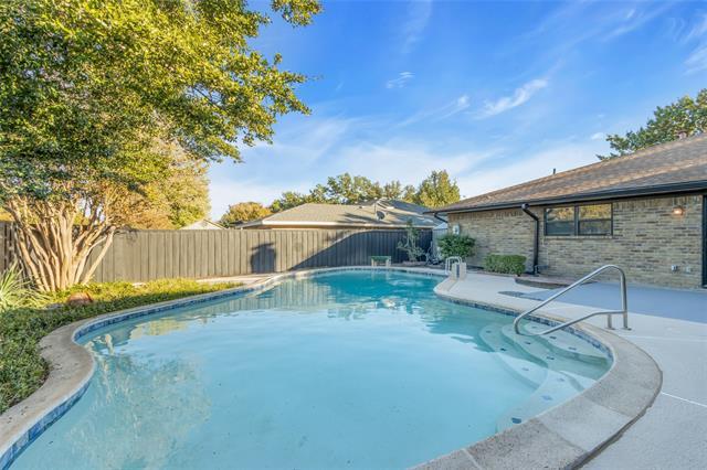 Building Photo - 2517 Delmar Dr