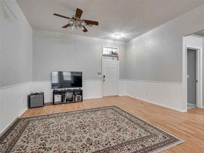 Building Photo - 2608 Southern Hills Dr