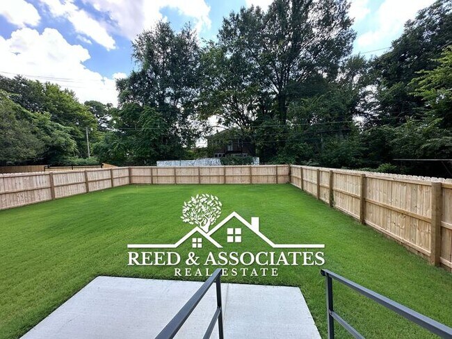 Building Photo - Newly Built Property with Convenient Midto...