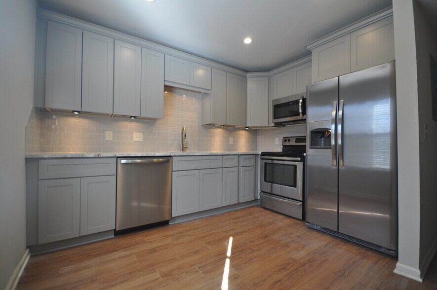 Building Photo - 920 Emmett Avenue