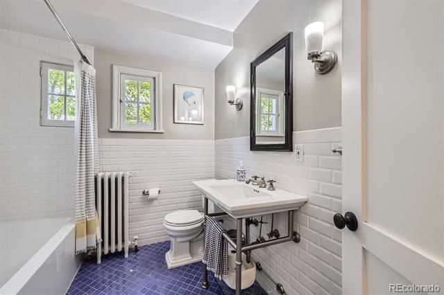 Building Photo - 2082 Cherry St