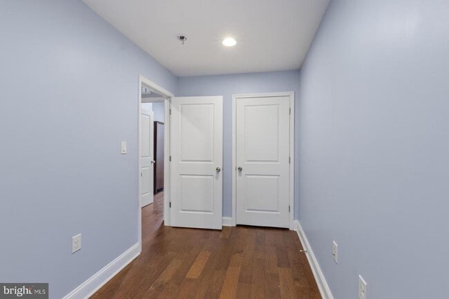 Building Photo - 1409 S Taylor St