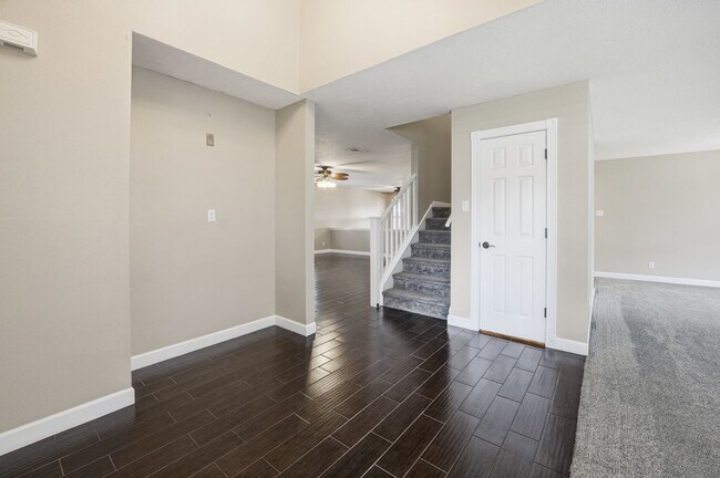 Building Photo - 37 Pinon Ct