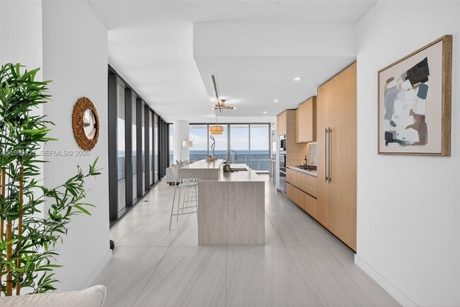 Building Photo - 900 N Ocean Blvd