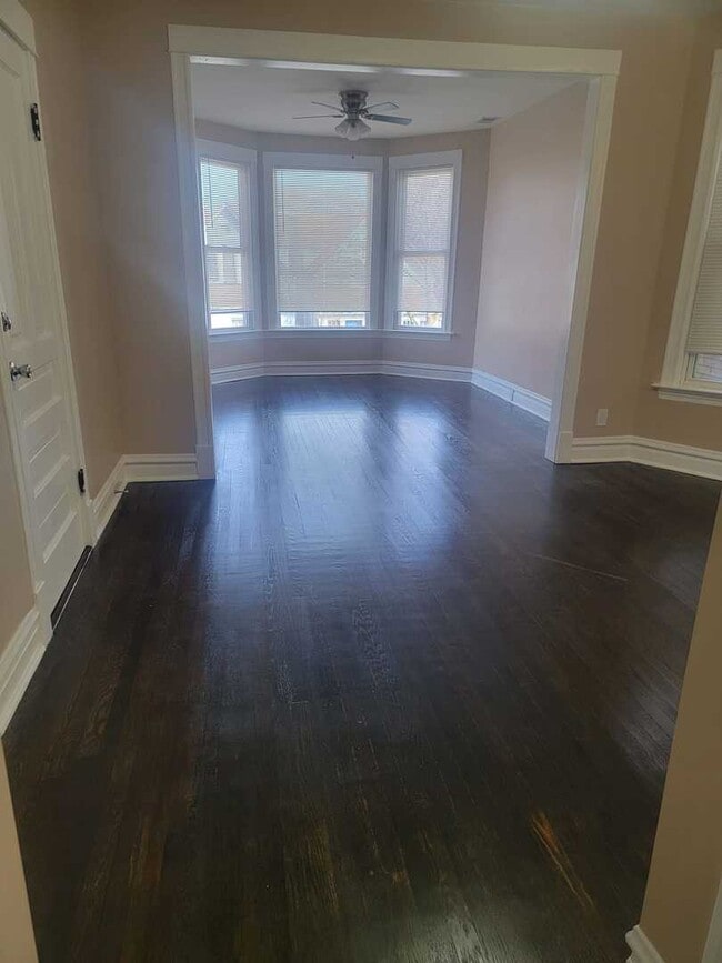 Building Photo - 1540 N Keeler Ave