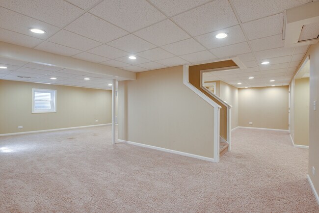 Building Photo - 3631 Falkner Dr