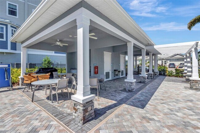 Building Photo - 4111 Rocky Shores Dr