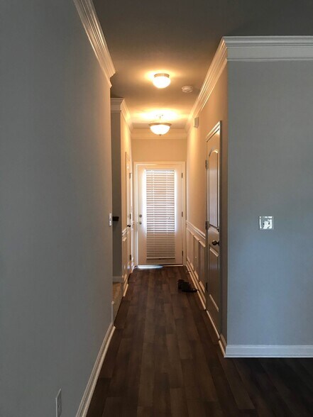 Building Photo - 348 Turtle Creek Dr