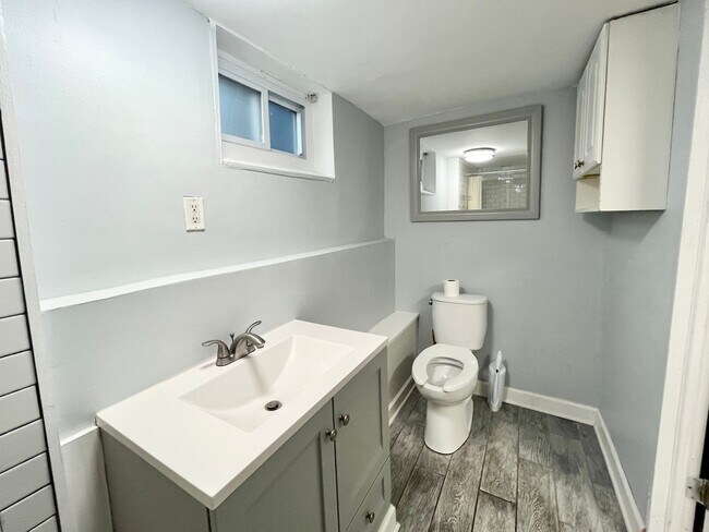 Building Photo - Fully Renovated 4BR/1.5BA on Science Hill | New Everything | Steps to Yale