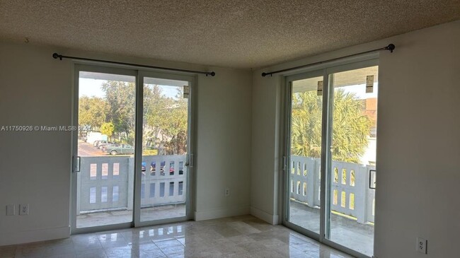 Building Photo - 2 bedroom in Hollywood FL 33021