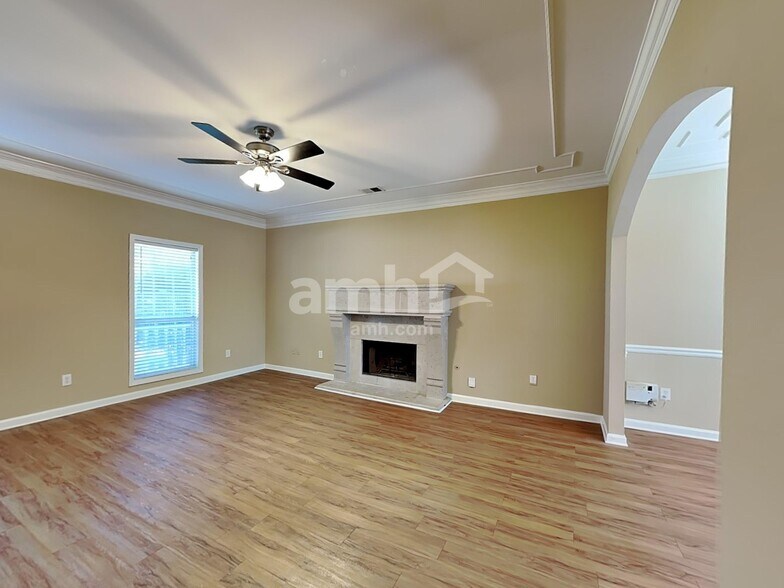 Building Photo - 620 Claredon Ct