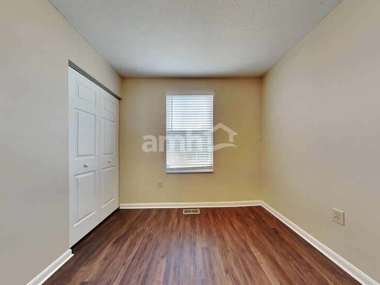 Building Photo - 1234 Nottingham Rd