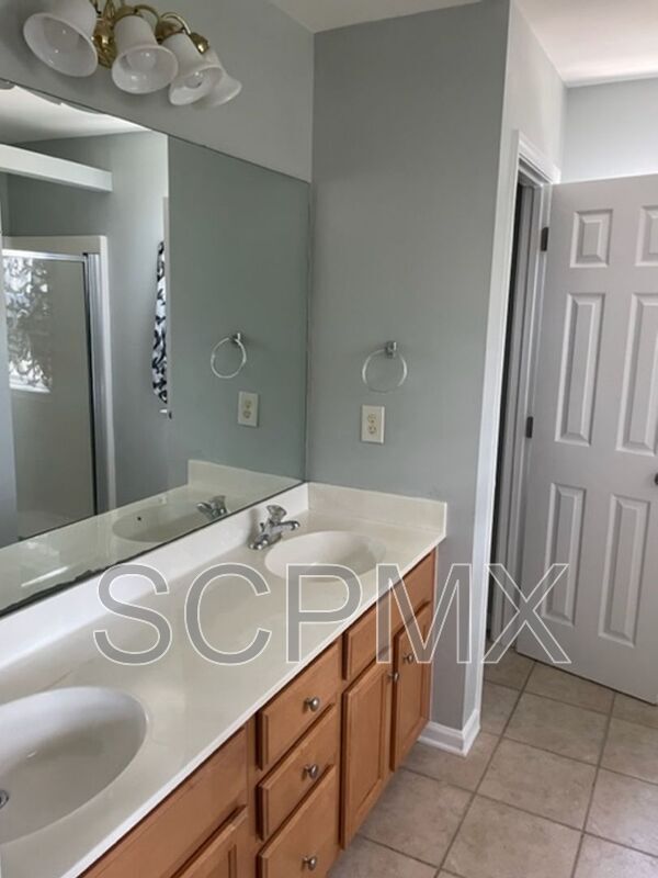 Building Photo - 8963 N Red Maple Cir