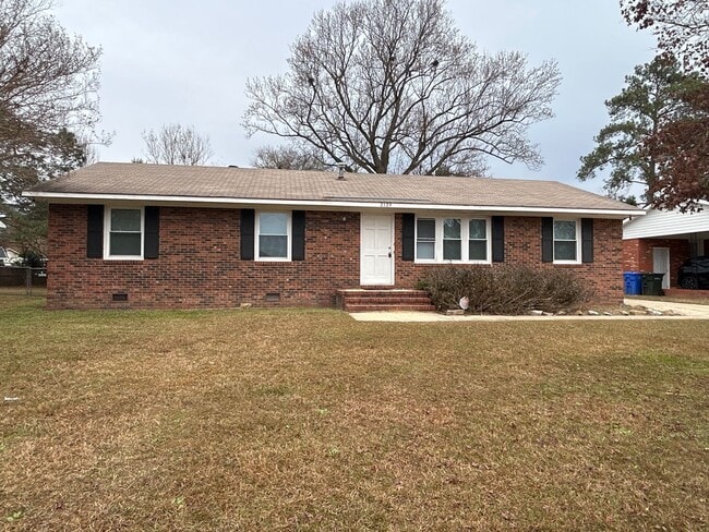 Primary Photo - NEW LISTING!!!!!