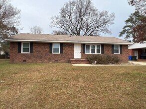 Building Photo - NEW LISTING!!!!!