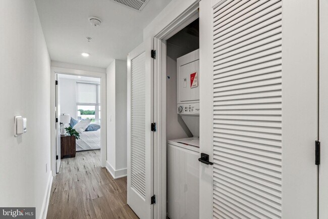 Building Photo - 139 W Chelten Ave