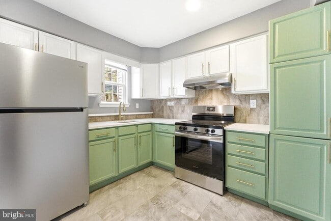 Building Photo - 79 Edinshire Rd