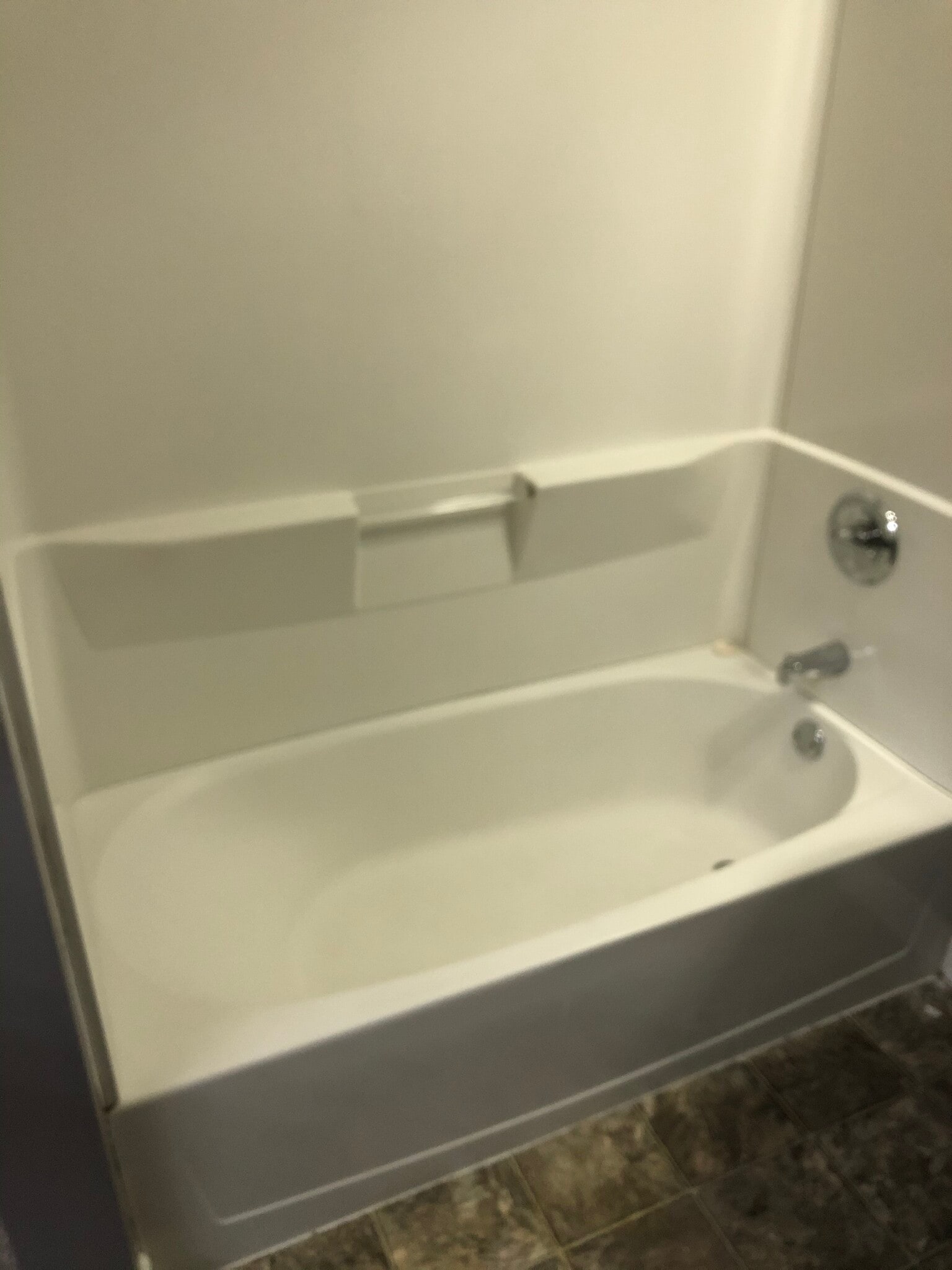 Bathtub - 812 Swift Ave