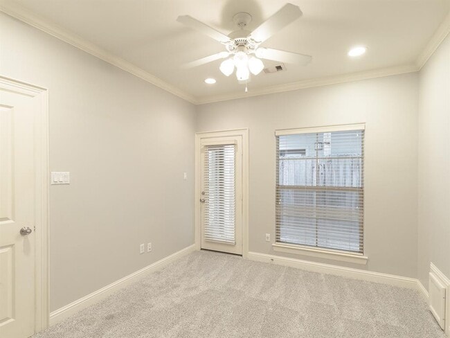 Building Photo - 232 Detering St