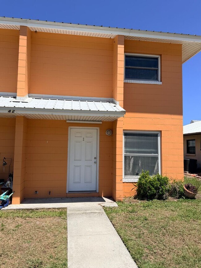 Building Photo - 342 Tarpon Ave