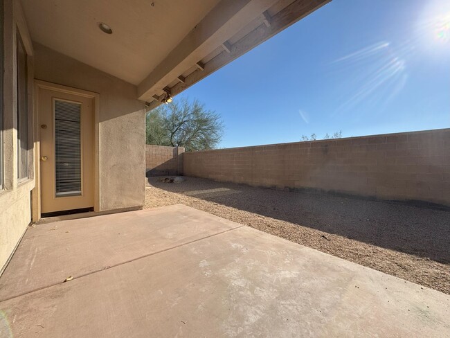 Building Photo - 2 BEDROOM PLUS OFFICE/DEN IN MCDOWELL MTN ...