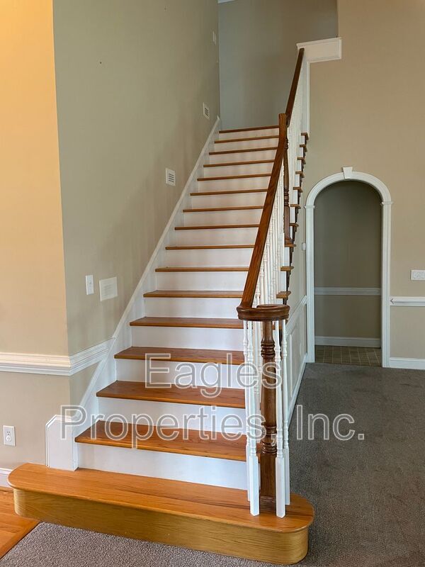 Building Photo - 107 Brighton Dr