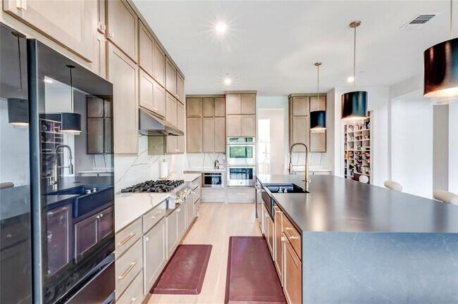 Building Photo - 1420 Lucera Bnd