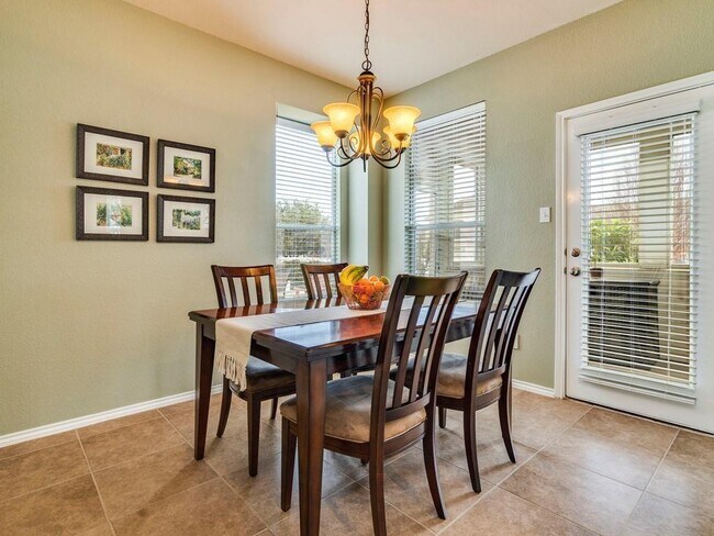 Building Photo - 611 Boca Chica Dr