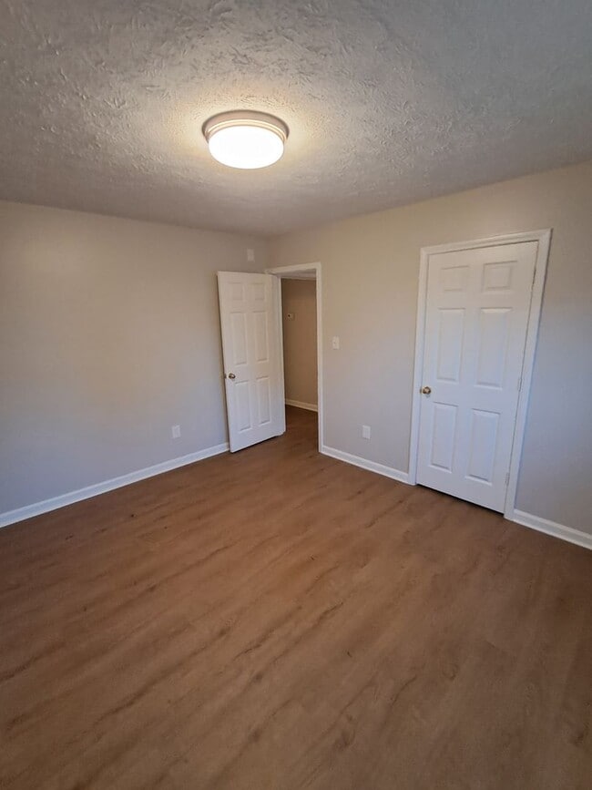 Building Photo - SECTION 8 APPROVED FOR A 2 BEDROOM VOUCHER