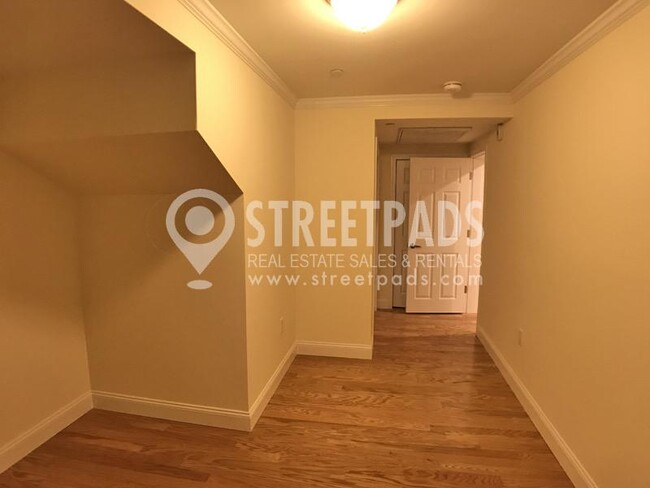Building Photo - 1 bedroom in Cambridge MA 02138