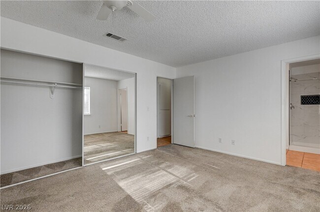 Building Photo - 707 Honeybee Ct