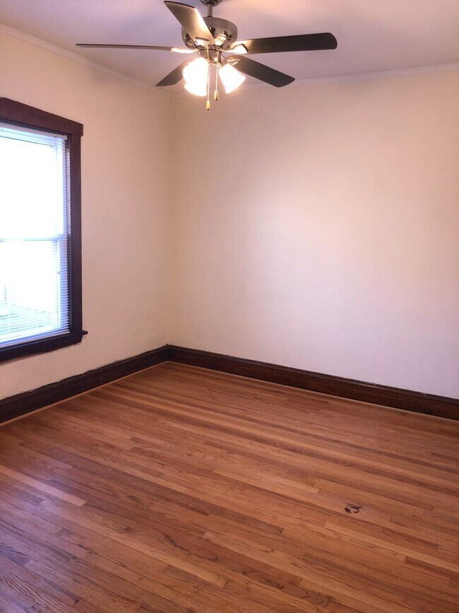 Building Photo - 4018 W Cortland St