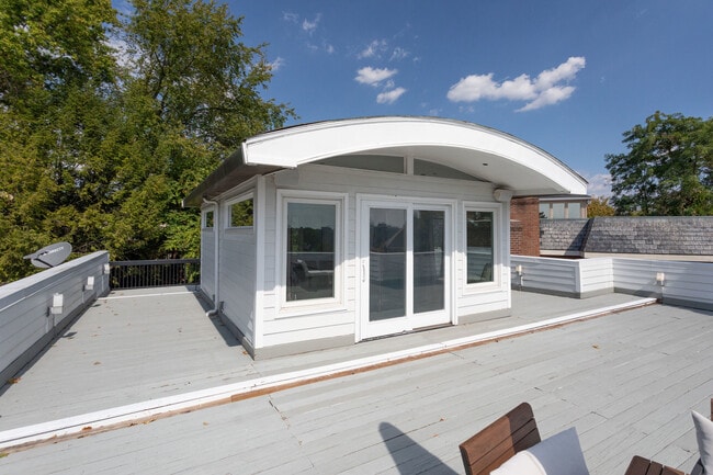 Building Photo - 4611 Charleston Terrace NW