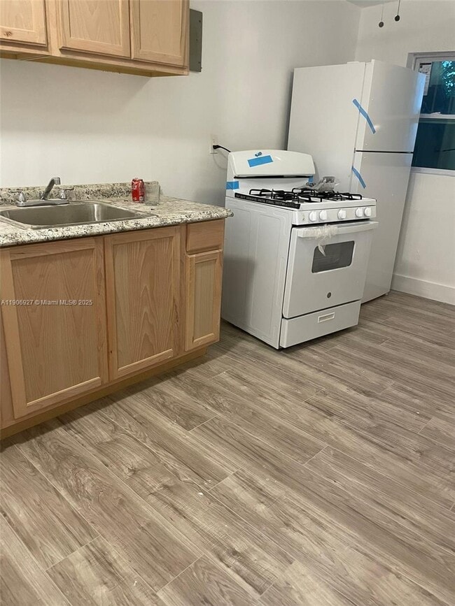 Building Photo - 746 NE 80th St