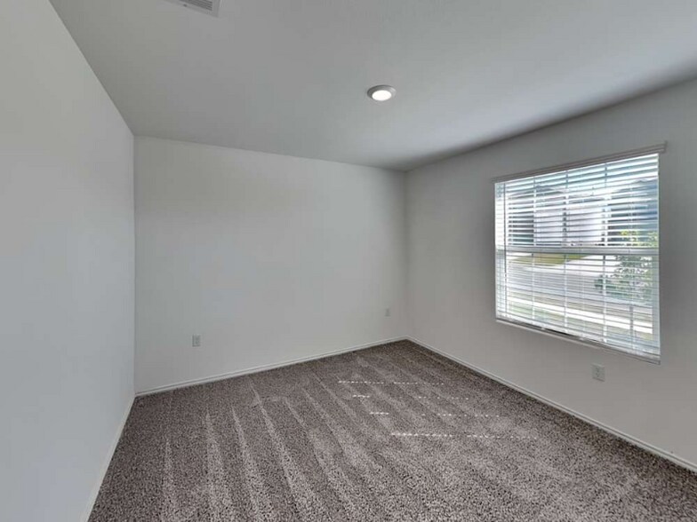 Building Photo - 10500 Steinbeck Dr