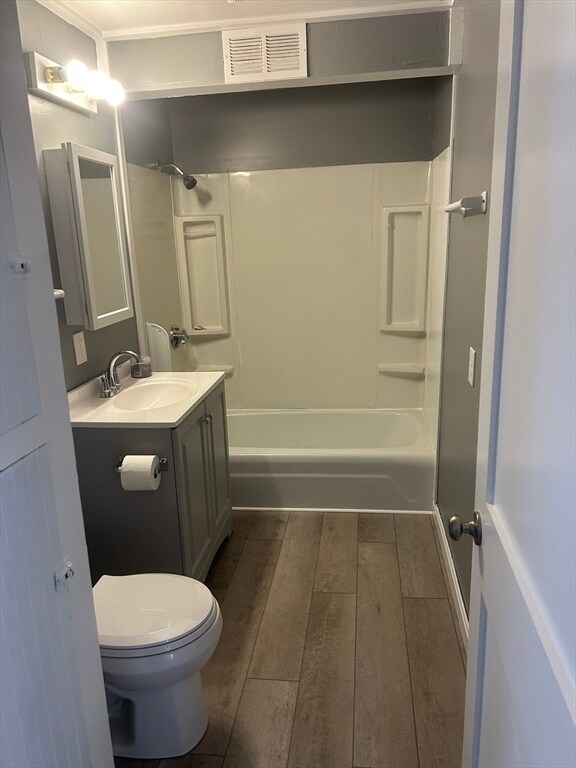 Building Photo - 15 Pine St