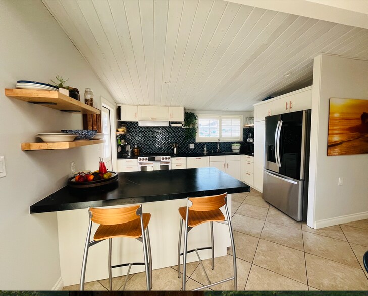 Kitchen. - 1248 Marthas Vineyard Ct