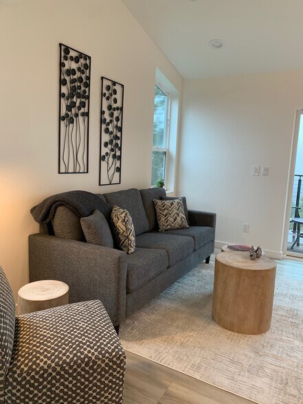 Building Photo - 1195 Wikiup Dr