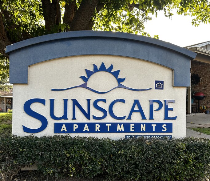 Primary Photo - Sunscape Apartments