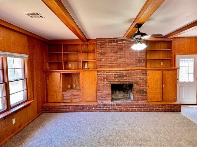 Building Photo - 1304 Downing St