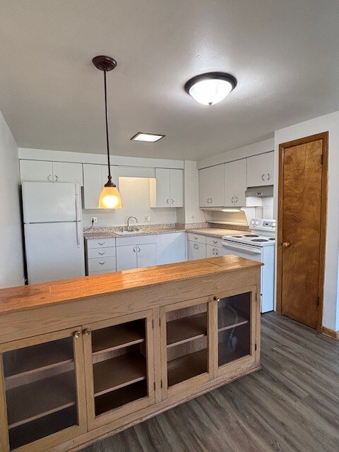 Building Photo - 6960 W Appleton Ave