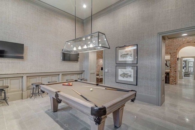 Building Photo - Southfork Lake